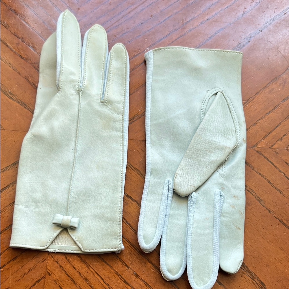 Vintage America Cream Leather Gloves